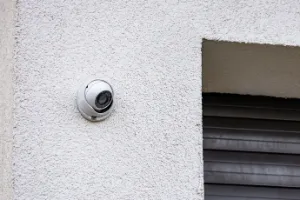 Cámaras inteligentes de seguridad: cómo detectan riesgos y mejoran la protección del hogar