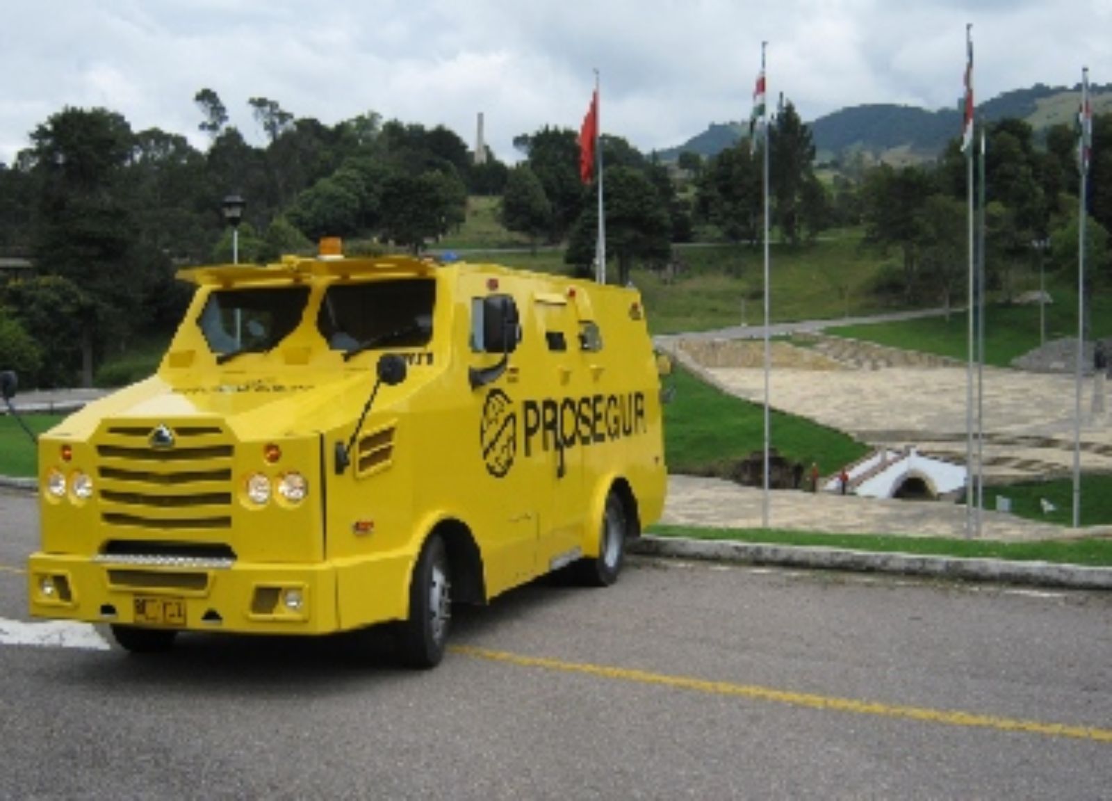 carro blindado prosegur colombia