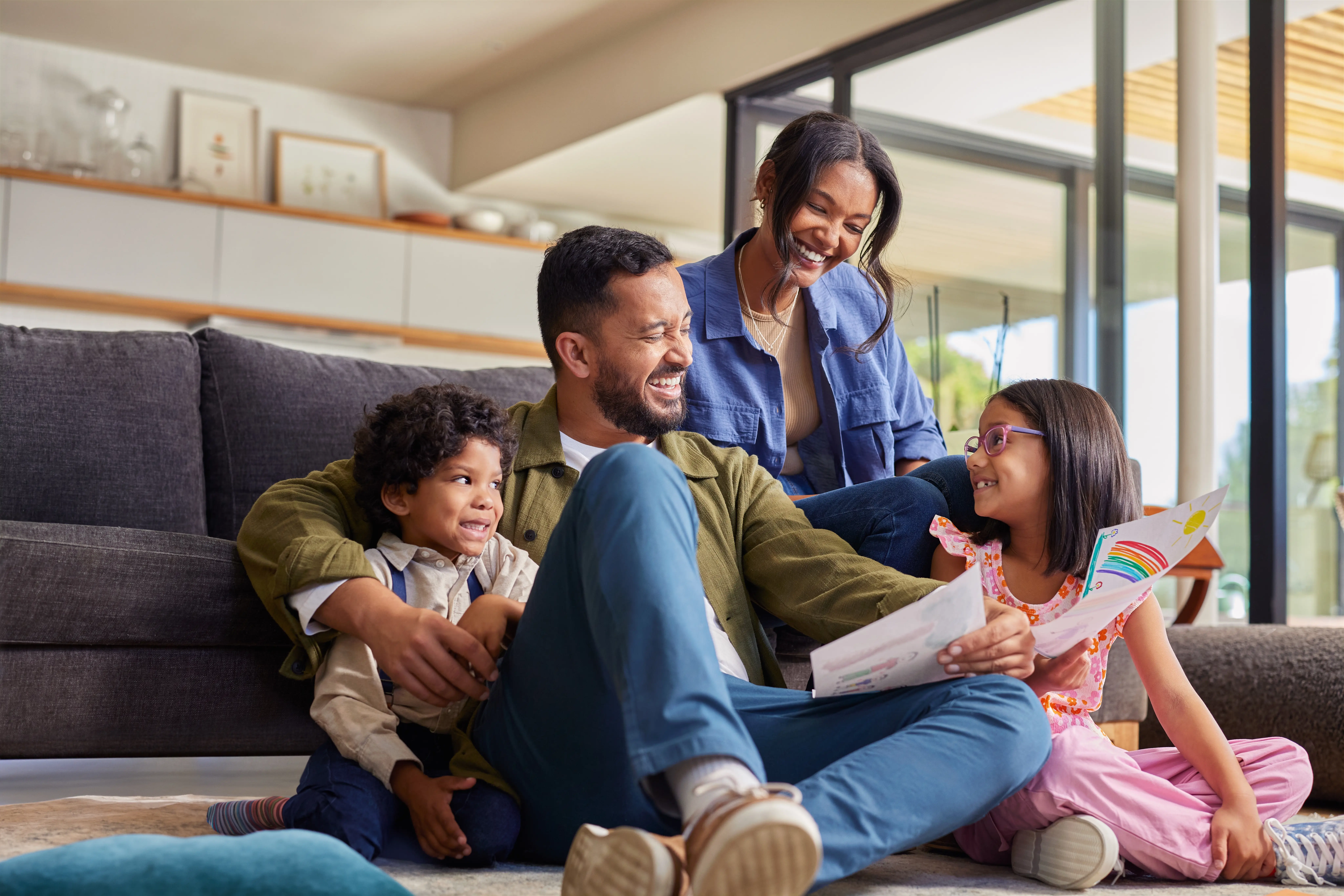 Cómo evitar robos en tu casa cuando no estás: guía práctica de seguridad para hogares en Colombia
