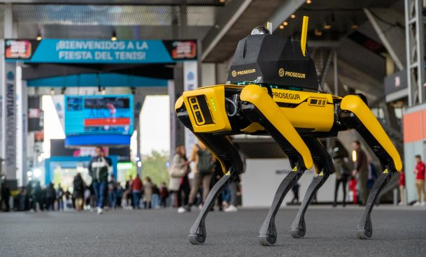 El perro robot de vigilancia inteligente: La innovación en